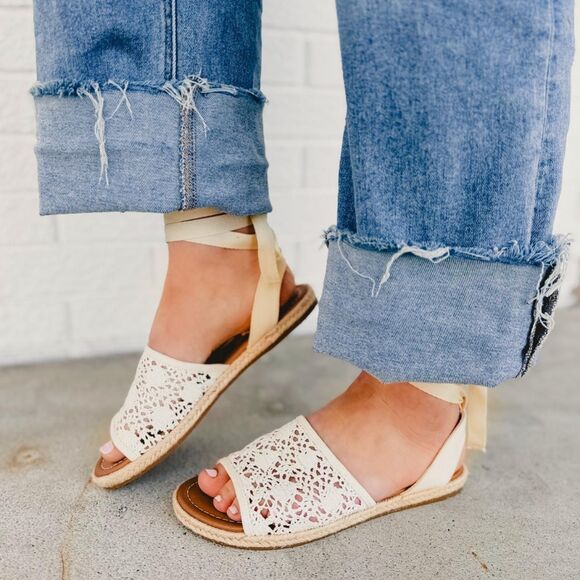 Soda NWT Boho Coquette Cream White Crochet Lace Up Ballerina Sandals 7.5 - Picture 1 of 5